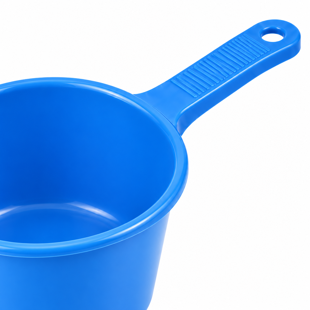 Close-up of the water scoop rolled rim, handle joint and ribbed grip with hanging hole