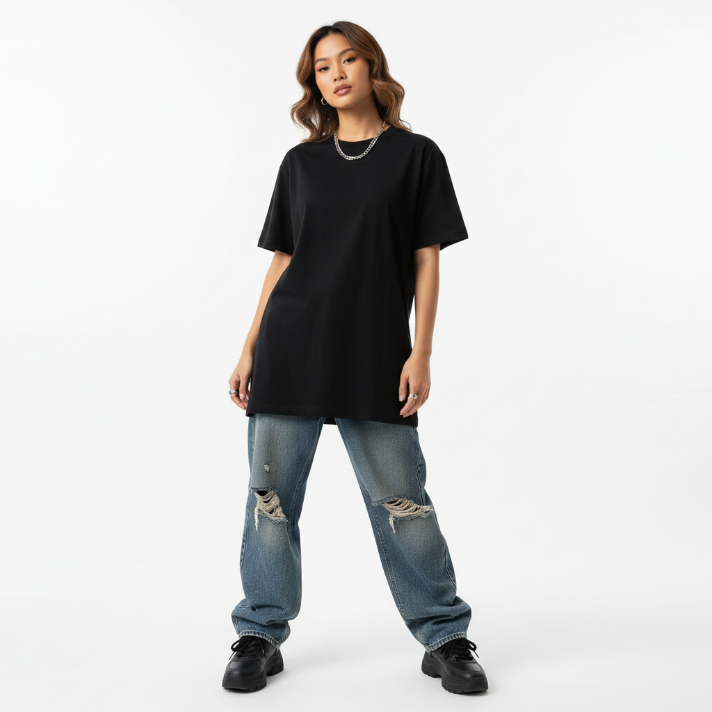 Oversized black t-shirt model